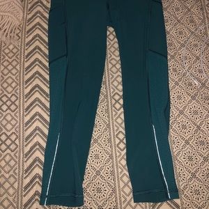 Size 4 LuLu lemon cropped leggings
